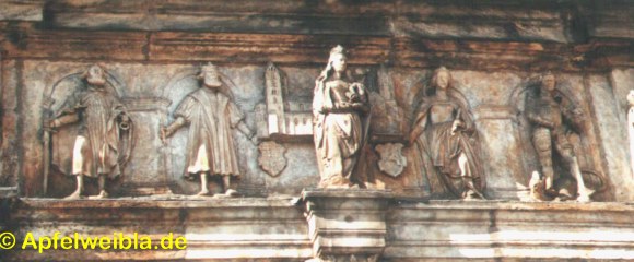 Figurenfries an der Sch&ouml;nen Pforte