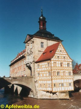 Blick vom Geyerswrth-Steg zum Alten Rathaus